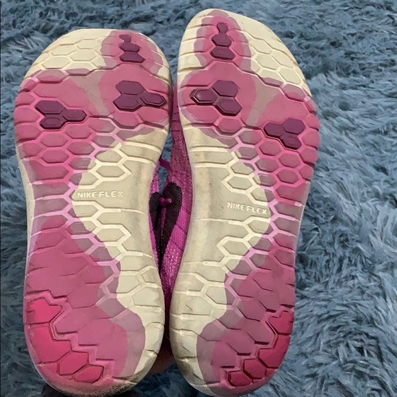 Nike gym shoes - Picture 4 of 5